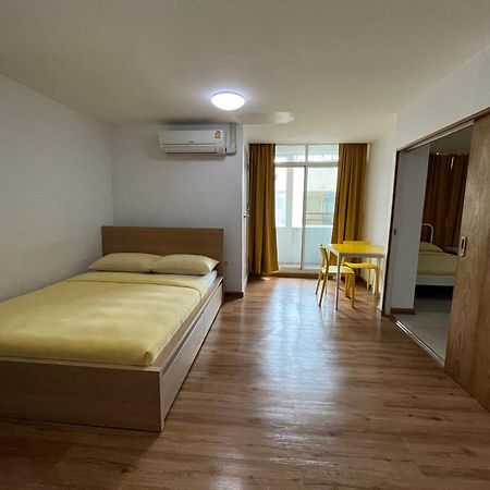 Dao Jaras Fah Hometel ดาวจรัสฟ้าโฮมเทล 방콕 외부 사진