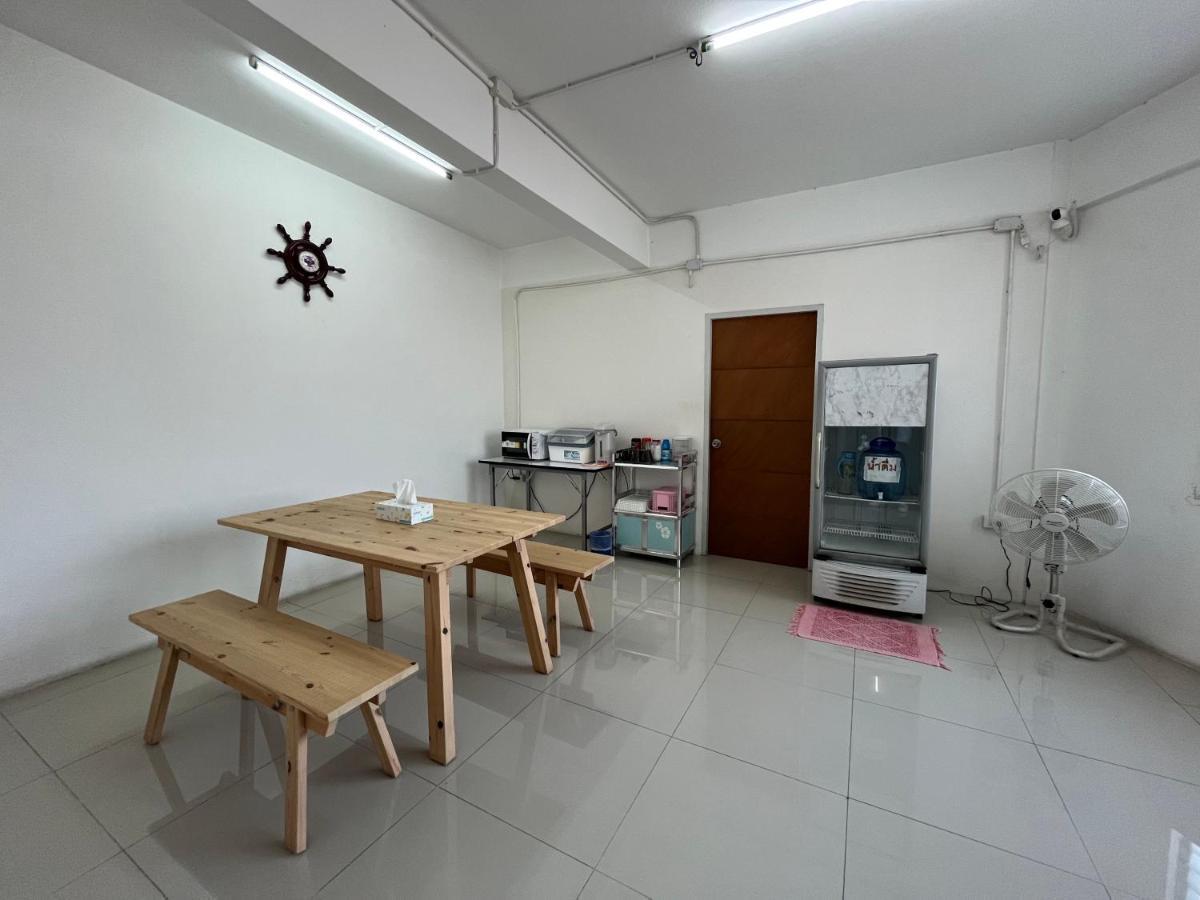Dao Jaras Fah Hometel ดาวจรัสฟ้าโฮมเทล 방콕 외부 사진